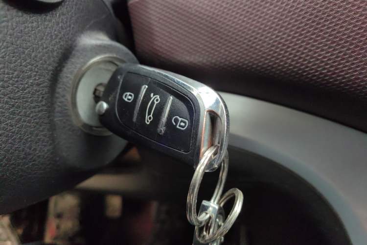 Used HYOSOW H3 2015 1.5L manual Comfort trim level Vehicle Key