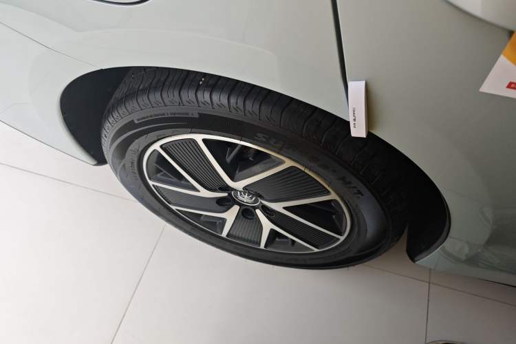 Used BYD Qin PLUS 2025 DM-i Smart Drive 120KM Superior Model