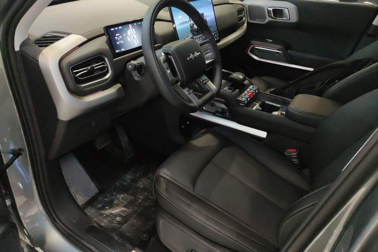 Used Formula Leopard Titanium 3 2025 501KM All-Wheel Drive Intelligent Driving Ultra Version
