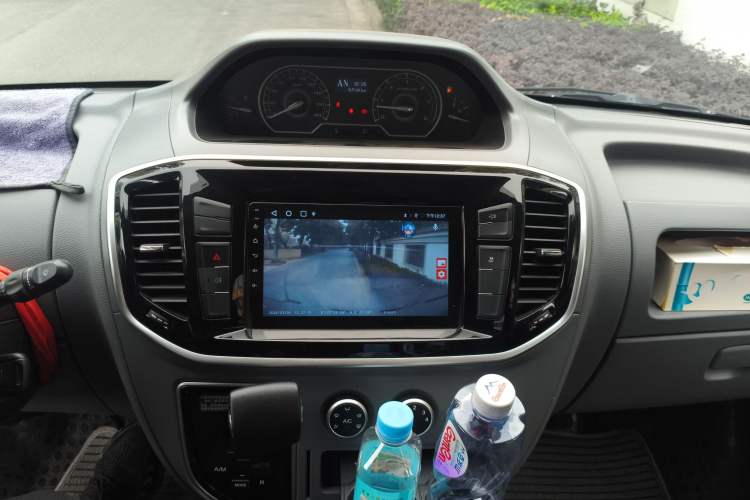 Used SAIC MAXUS Xintu V80 2021 2.0T AMT Classic Aoyuntong Short Wheelbase Ultra-Low Roof 5/6-Seater
