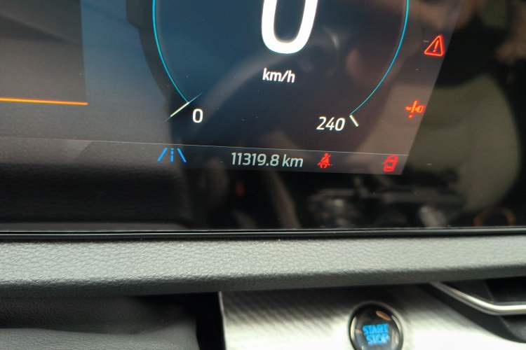 Used Ford Equator Sport 2025 EcoBoost 170 Platinum Edition Odometer Close Up