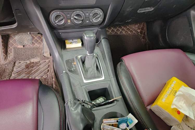 Used Mazda 3 Axela 2016 Sedan 1.5L Automatic Comfort Model
