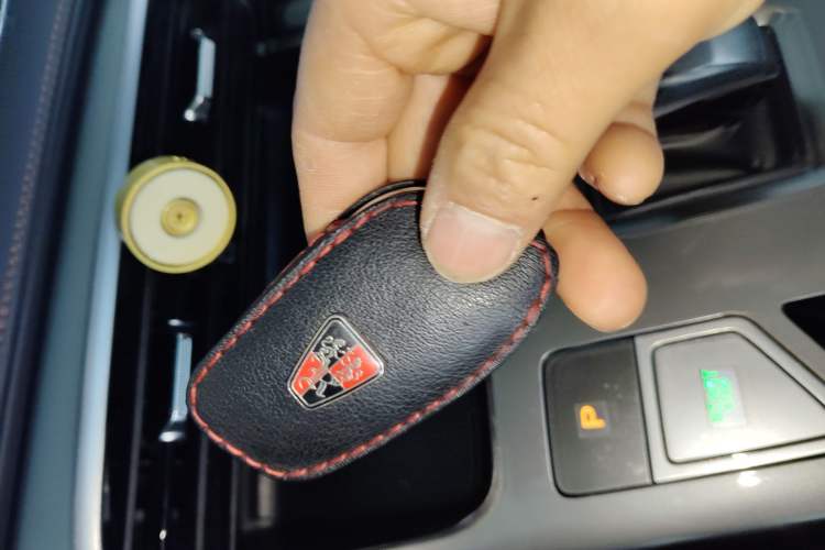 Used Roewe RX5 2023 1.5T Luxury Sliding-Screen Version
