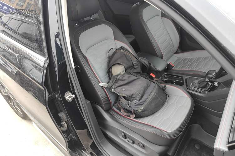 Used Volkswagen Tiguan L 2023 Restyled 330TSI Automatic Two-Wheel Drive R-Line Flagship Edition Right Front Seat