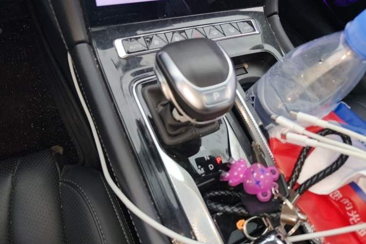 Used Hongqi H5 2023 1.5T DCT Smart Connect Flagship Edition Gear Lever