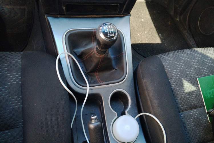 Used Haval H5 Classic 2013 Zhizun Edition 2.0T Manual Two-Wheel Drive Entry-Level Model Gear Lever