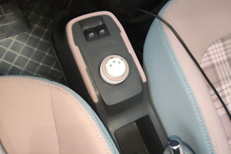 Used Chery QQ Ice Cream 2025 155km Sundae Edition Gear Lever