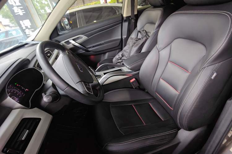 Used Geely Auto Emgrand X7 Sport 2020 1.8TD DCT Two-Wheel Drive Smart Connect 4G-Enabled Version
