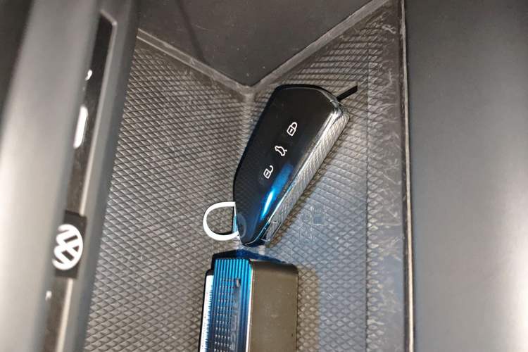 Used Volkswagen Golf 2023 Facelift 280TSI DSG R-Line Interior 1