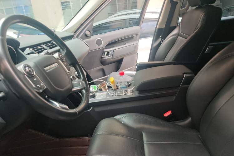 Used Land Rover Discovery 2017 3.0 SC V6 SE Left Front Seat