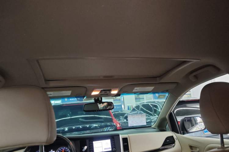 Used Toyota Sienna 2018 3.5L 2WD Limited 7-Seater Canadian Version