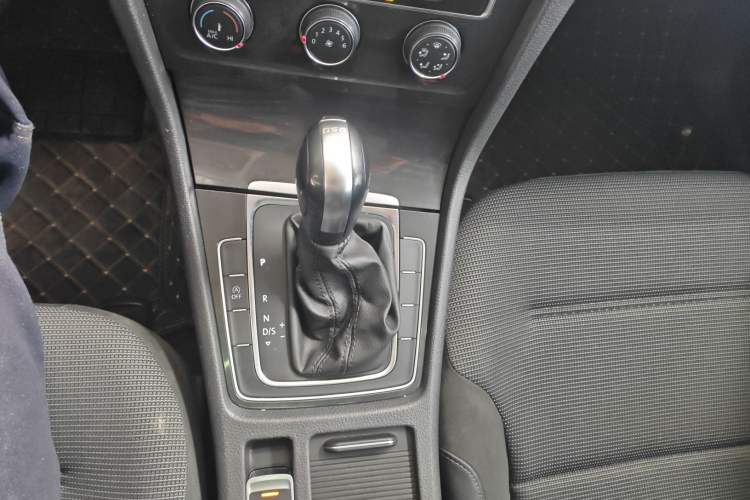 Used Volkswagen Golf 2018 230TSI Automatic Comfort Model
