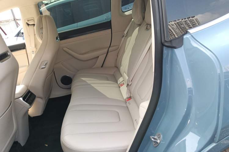 Used Hima Luxeed R7 2024 All-Electric 736 km Ultra Left Rear Seat