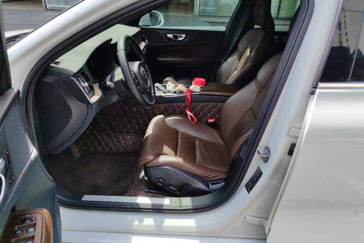 Used Volvo S60 2022 B4 Zhiyuan Luxury Edition Left Front Seat