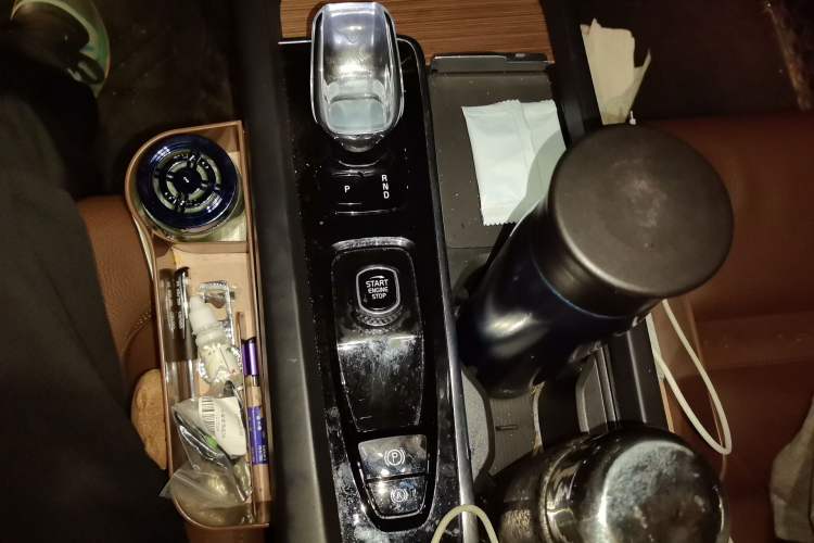 Used Volvo XC60 2024 B5 4x4 Smart Luxury Edition Gear Lever