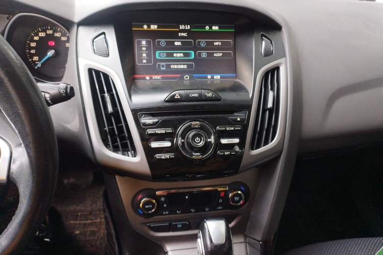 Used Ford Focus 2012 Hatchback 1.6L Automatic Fashion Edition Audio And AC Panel