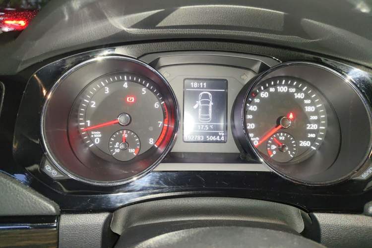 Used Volkswagen Sagitar 2017 230TSI Manual Luxury Model Instrument Cluster