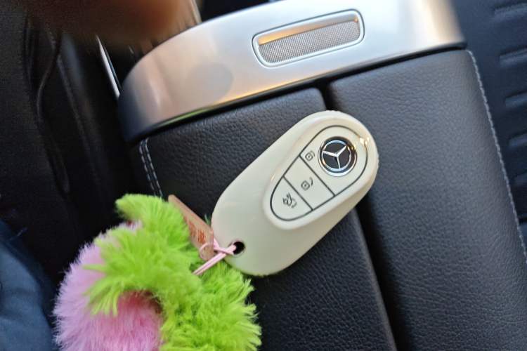 Used Mercedes-Benz C-Class 2022 Restyled C 260 L Sport Edition Vehicle Key