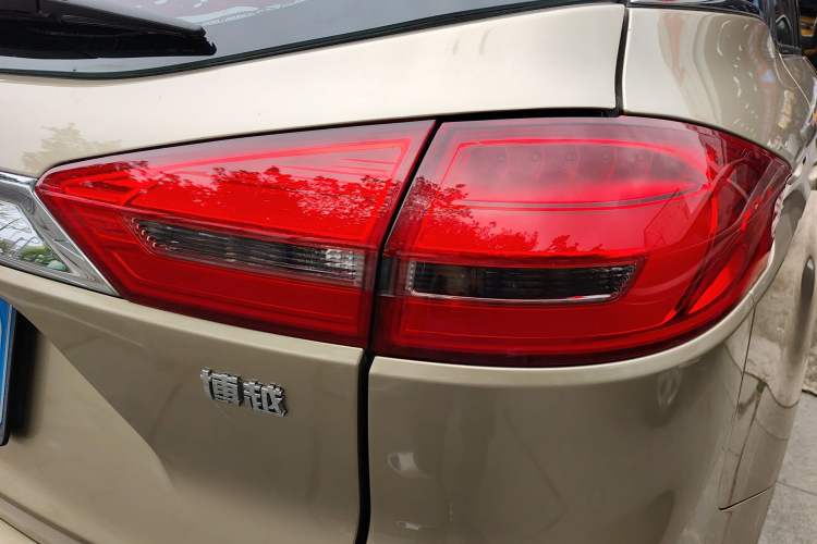 Used Geely Auto Emgrand X7 Sport 2016 1.8TD Automatic ZhiZun Version Right Rear Taillight