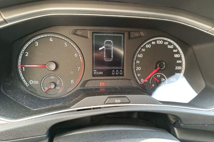 Used Volkswagen T-ROC 2018 230TSI DSG Two-Wheel Drive Advanced Version China VI Standard
