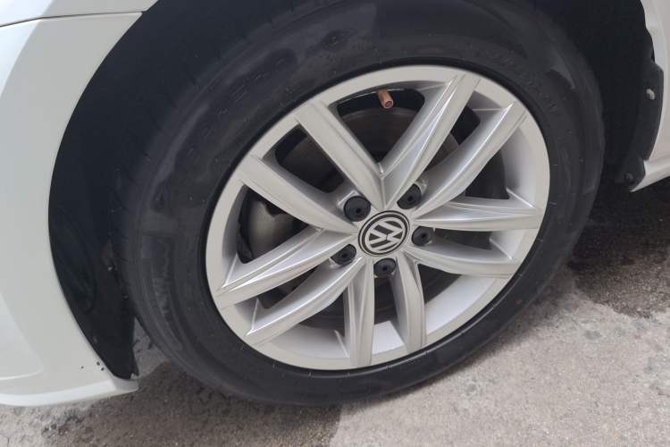 Used Volkswagen Golf 2019 280TSI DSG Comfort Version China V Standard Left Front Wheel Hub