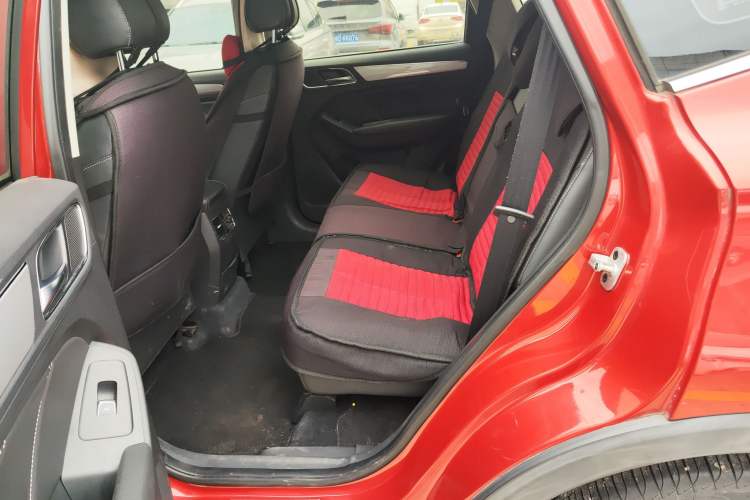 Used Roewe RX5 2019 20T Two-Wheel Drive Manual 4G Connect Platinum Edition
