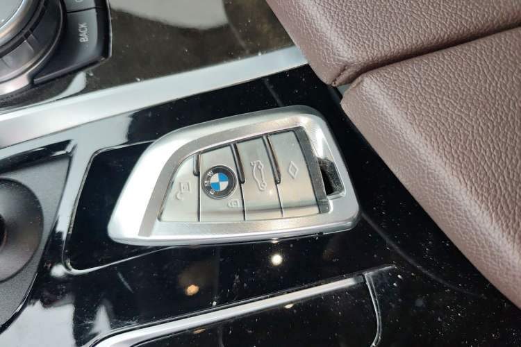 Used BMW 5 Series 2021 525Li Luxury Package Vehicle Key