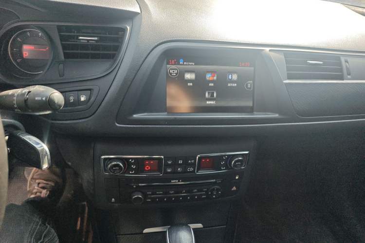 Used Citroen C5 2014 1.6T Automatic Luxury Model Audio And AC Panel