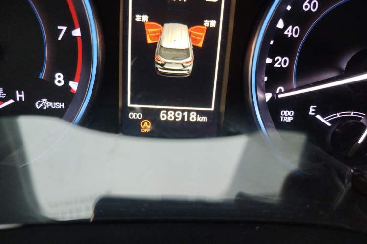 Used Toyota Highlander 2018 2.0T Four-Wheel Drive Prestige Version 7 Seats China VI Standard Odometer Close Up