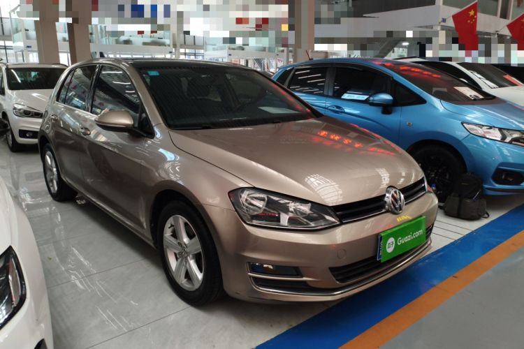 Used Volkswagen Golf 2014 1.6L Automatic Comfort Model Front Right 45 Deg