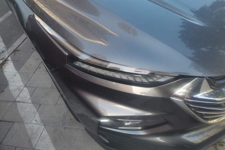 Used Wuling Victory 2020 1.5T CVT Flagship Edition Right Front Headlight