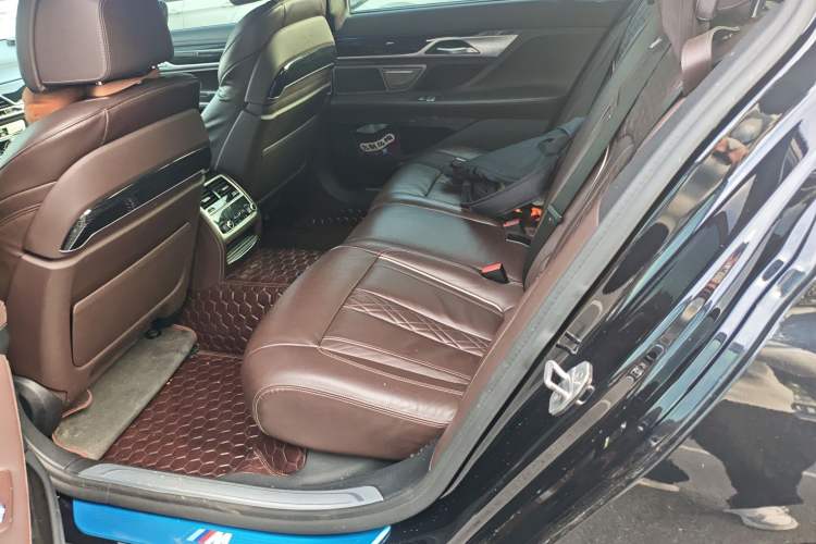 Used BMW 7 Series 2019 740Li Leading Model M Sport Package Left Rear Seat