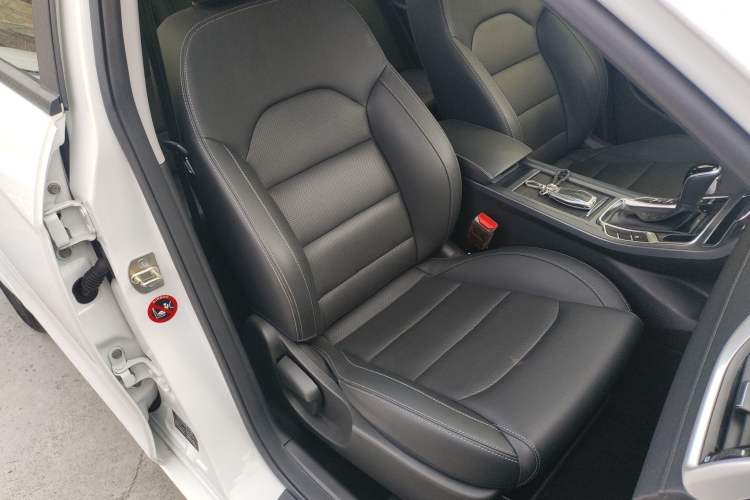 Used Geely Auto Emgrand 2019 Leading Edition 1.5L CVT Luxury Model China VI Standard
