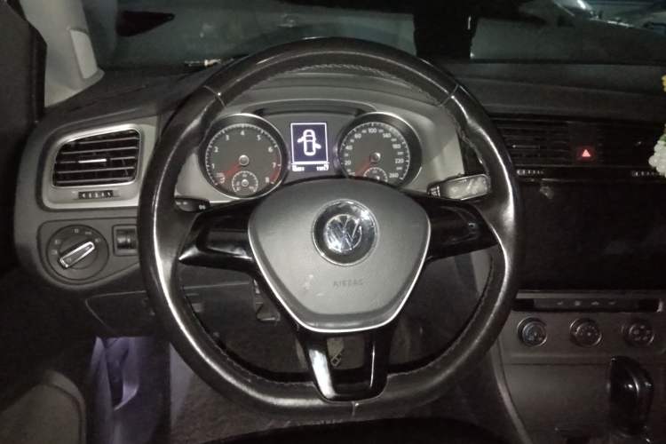 Used Volkswagen Golf 2015 1.6L Automatic Comfort Model Steering Wheel