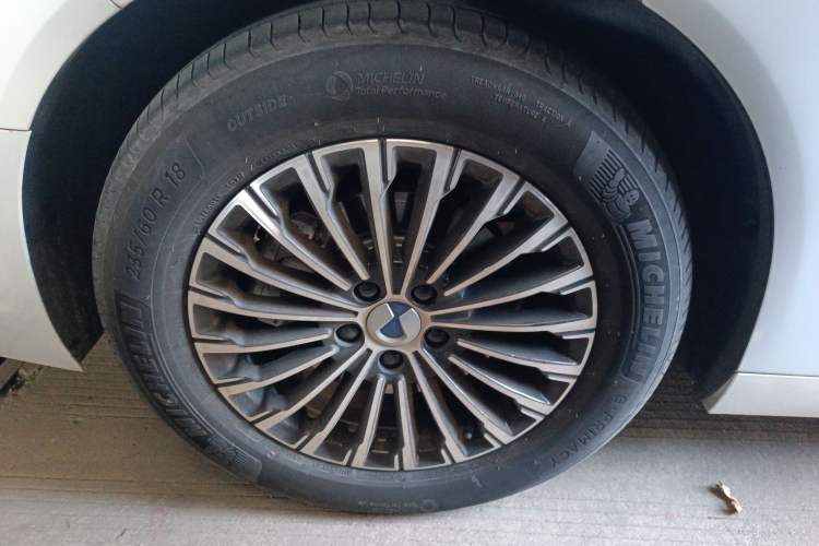 Used Denza D9 2022 DM-i 970 Four-Wheel Drive Flagship Model