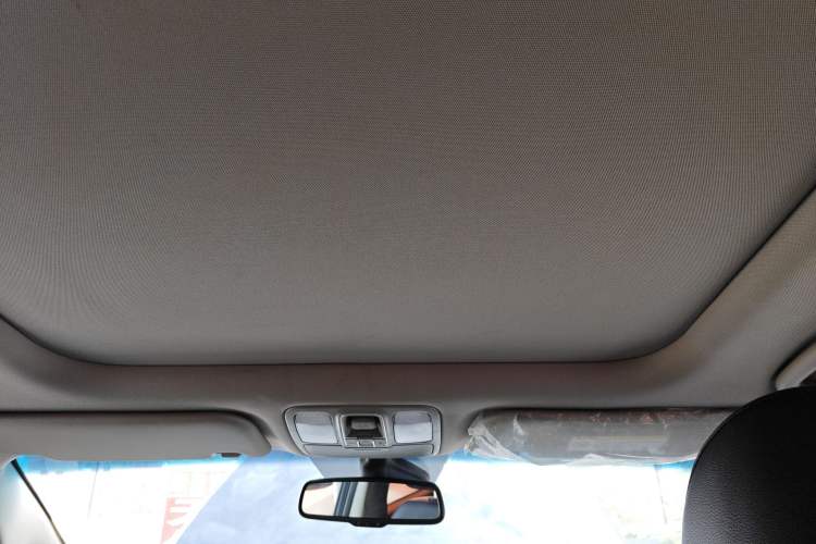 Used Kia Carens 2013 2.0L 7-Seater Automatic Luxury Version China IV Standard
