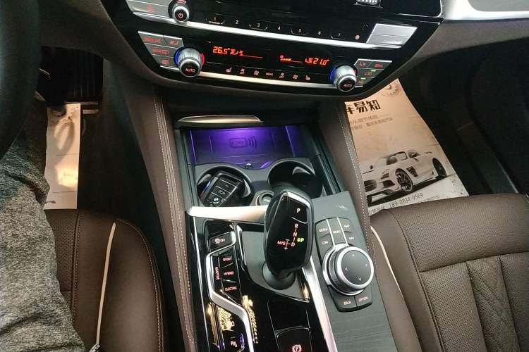 Used BMW 5 Series New Energy 2022 Restyled 535Le M Sport Package Gear Lever