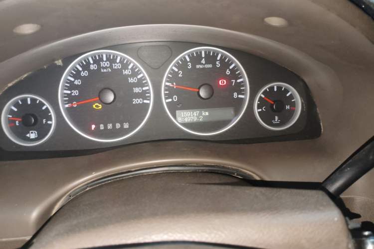 Used Buick GL8 2014 2.4L Classic Edition Odometer Close Up