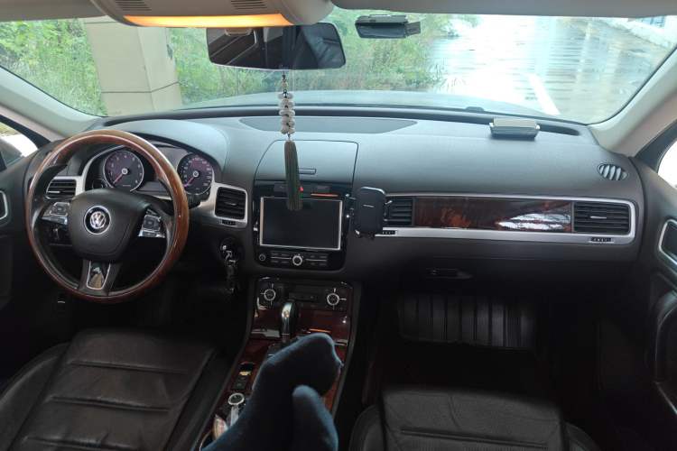 Used Volkswagen Touareg 2011 3.0 TSI Comfort Version