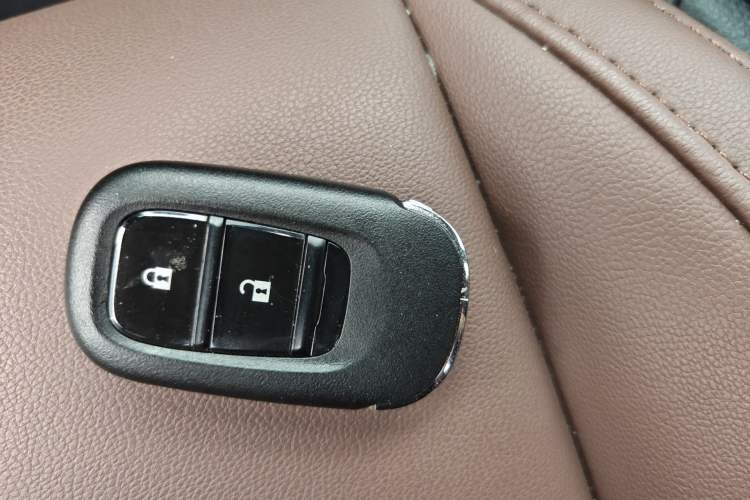 Used Honda Vezel 2023 1.5L CVT Elite Edition Vehicle Key