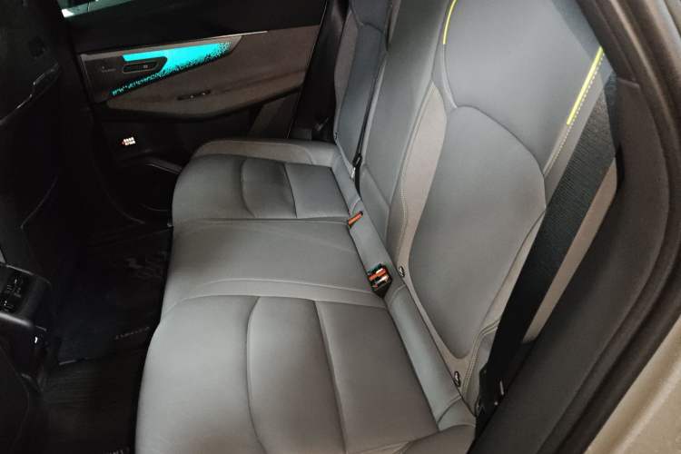 Used Lynk & Co 08 EM-P 2023 120km Long-Range Halo
