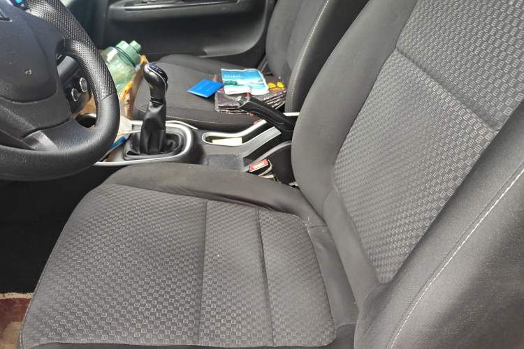 Used Jinbei Gold Hiace M Classic 2022 1.5L Engineering Lion Passenger Vehicle 5 Seats
