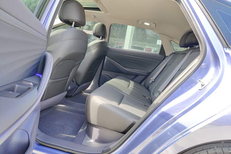 Used Nissan N6 2026 Model 180 Max Left Rear Seat