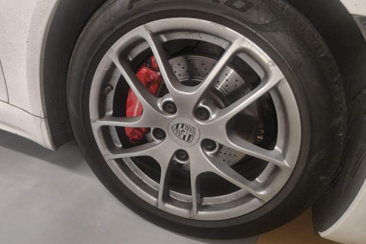 Used Porsche 718 2018 Cayman 2.0T Right Front Wheel Hub