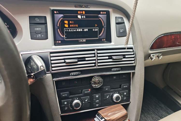 Used Audi A6L 2011 2.4L Technology Edition Audio And AC Panel