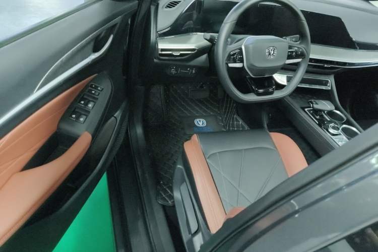 Used Changan Eado 2024 PLUS Blue Whale NE 1.4T GDI DCT High-Energy Edition
