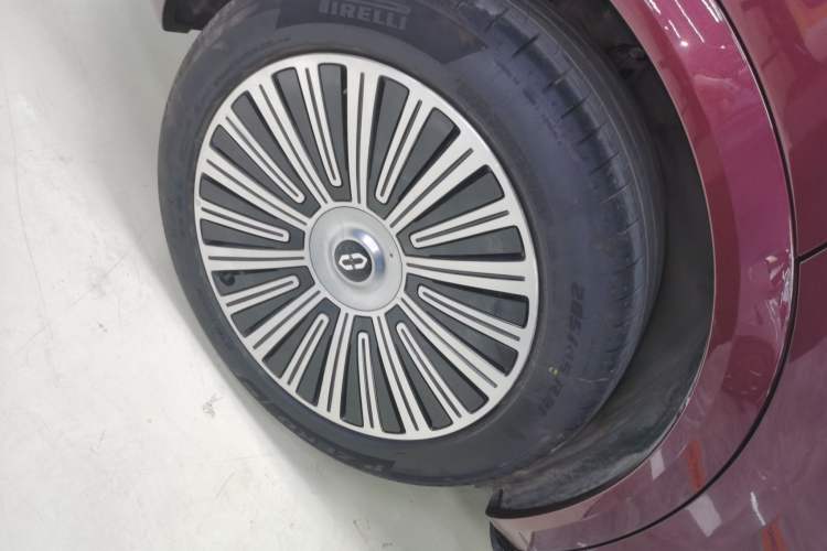 Used Hima AITO M8 2025 Extended-Range Max+ Version 53.4 kWh 5-Seater Edition
