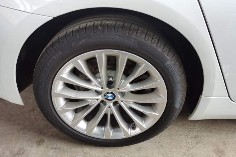 Used BMW 5 Series 2019 Facelifted 530Li Leading Edition Luxury Package
