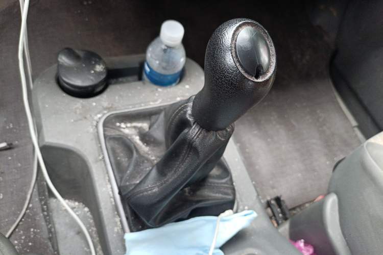 Used FORTHING Lingzhi 2014 M3 1.6L 7-Seater Comfort Model Gear Lever