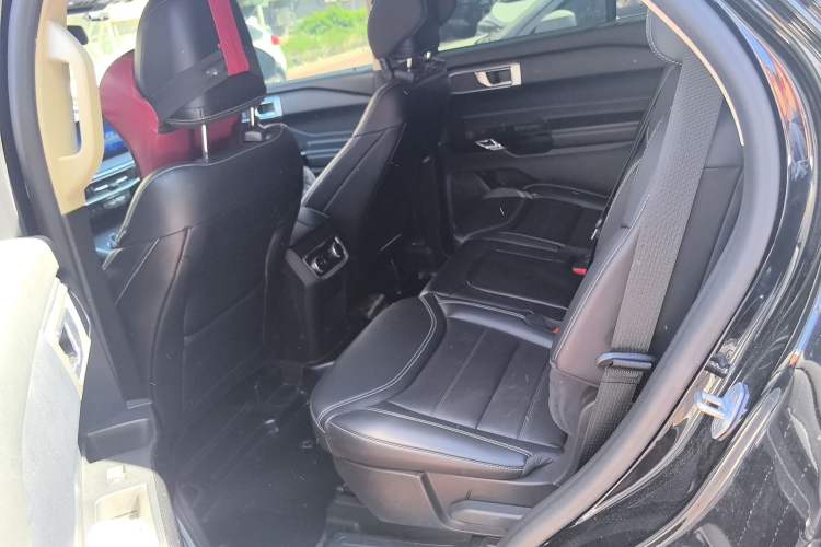 Used Ford Explorer 2023 EcoBoost 285 Four-Wheel Drive Stylish Plus Version 7 Seats
